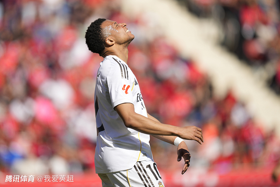 离谱？姆巴佩2失单刀+带球出边线！近5场0球遭怒批：领袖气质远输C罗