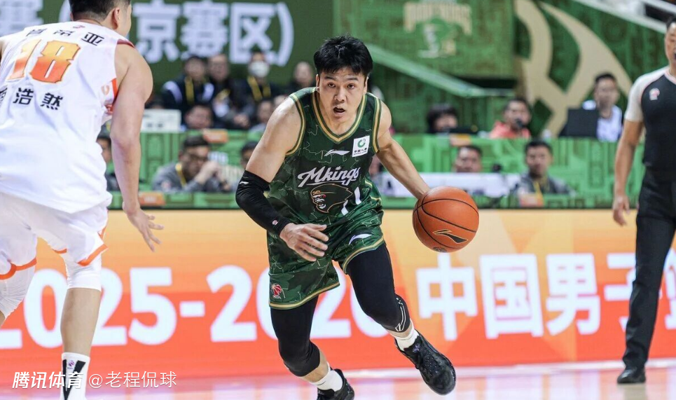 同曦官宣黄荣奇伤情：左肘关节桡骨喙突撕脱骨折 预计休战6-8周