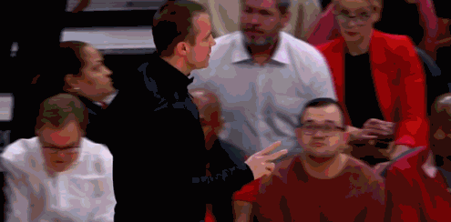 奇葩！丰田中心计时器8次出故障 由现场播报员实时通报比分与时间信息