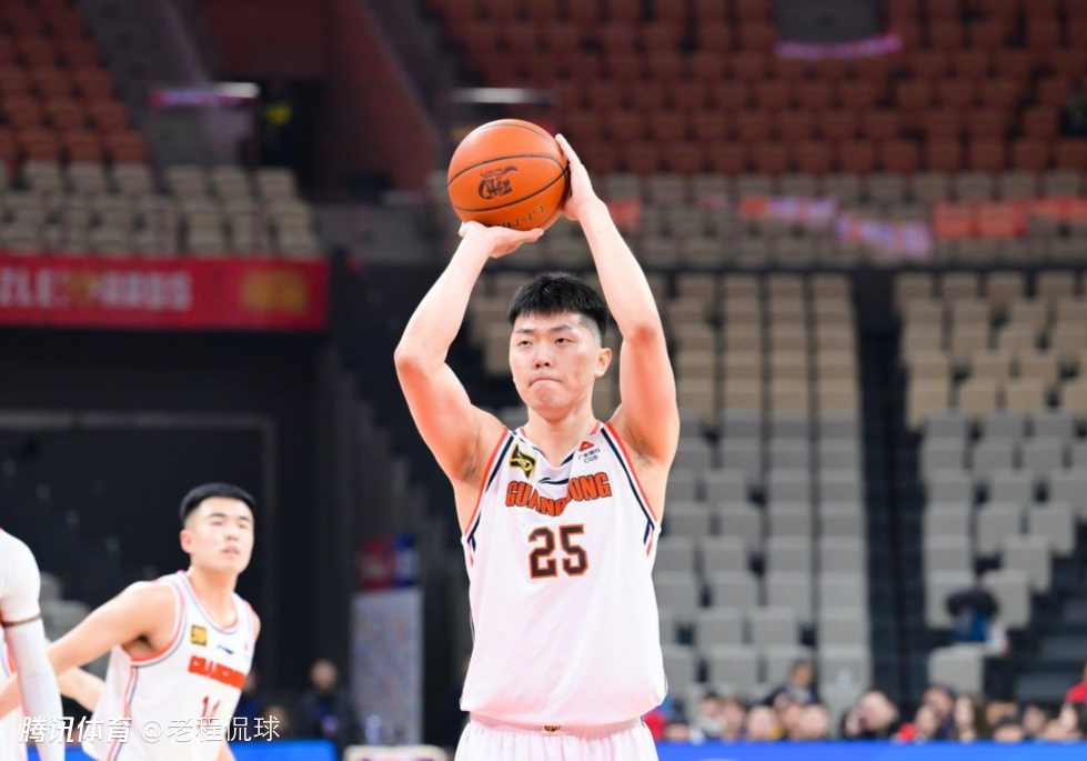 崔永熙复出杜锋爱将张皓嘉不会被雪藏 后者已用表现再获信任