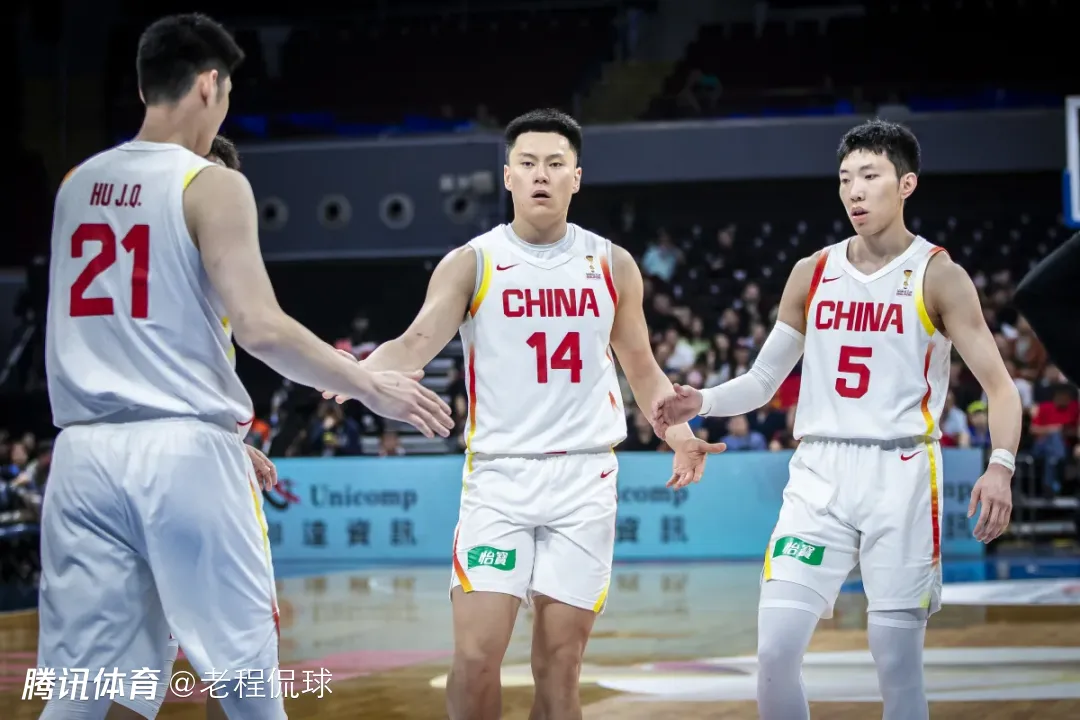 李弘权赛后6秒长吼响彻球员通道 一战锁定男篮未来席位？