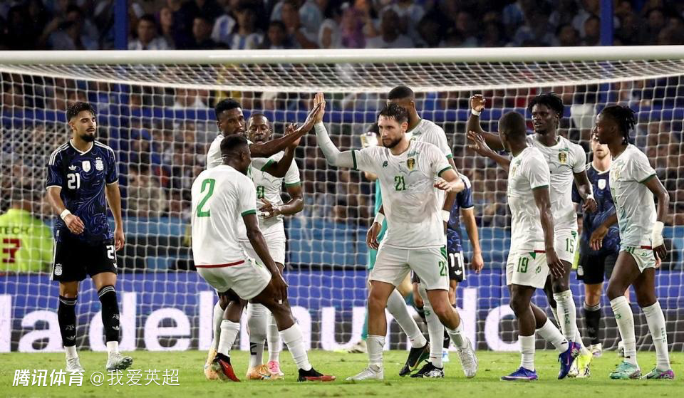 比国足还低23位！非洲弱旅压哨攻破世界杯冠军球门，激动跳舞似夺冠