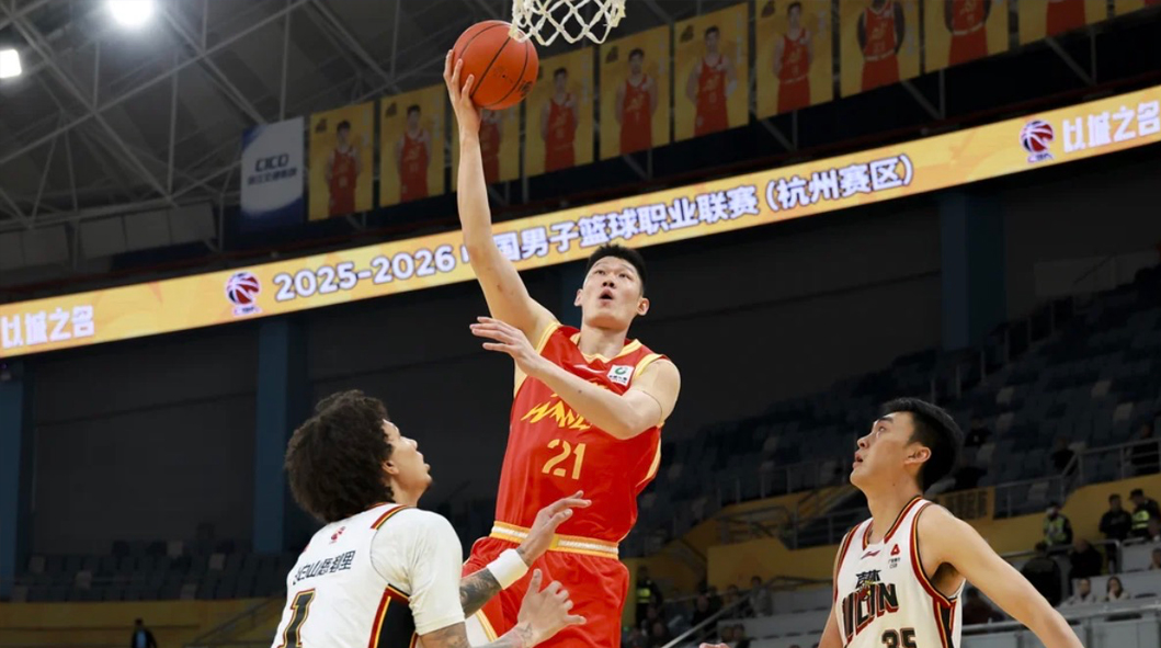 塔克33+5+12广厦大胜吉林 胡金秋带伤砍21+7桑普森18分