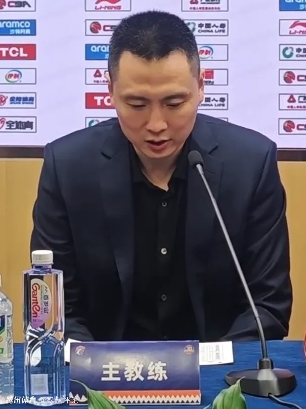 卢伟：至少三名球员出现2罚不中 布朗连续抢前场篮板投中三分伤自尊