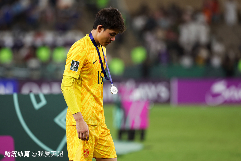 被0-4拖累？李昊33次扑救仍无缘金手套奖！安东尼奥：不公+难以置信
