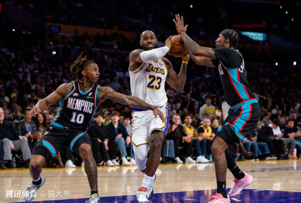 数据帝：26+7+10！老詹再创NBA纪录 杀星29分钟飙9三分成队史第二人