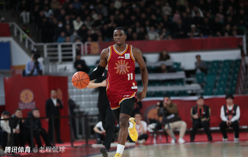 山西外援迪亚洛仅2技犯1违体 本赛季他变冷静了？