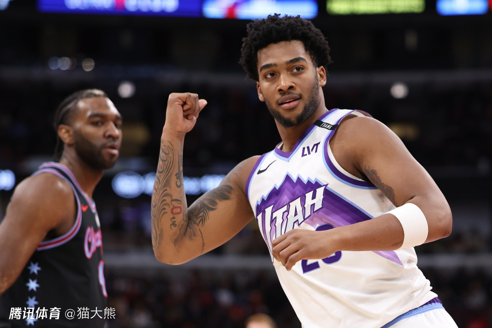 数据帝：43+5+5三分！1米98猛将变历史第三人 小卡追平一项生涯纪录