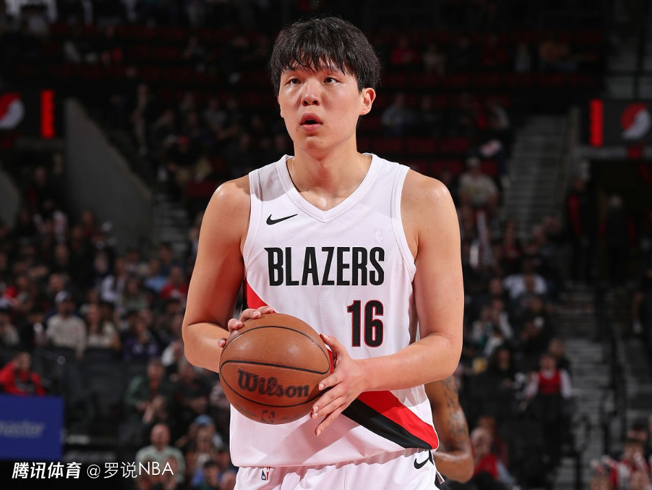 拓媒：为杨瀚森的罚球鼓个掌 我们得给他机会慢慢建立信心