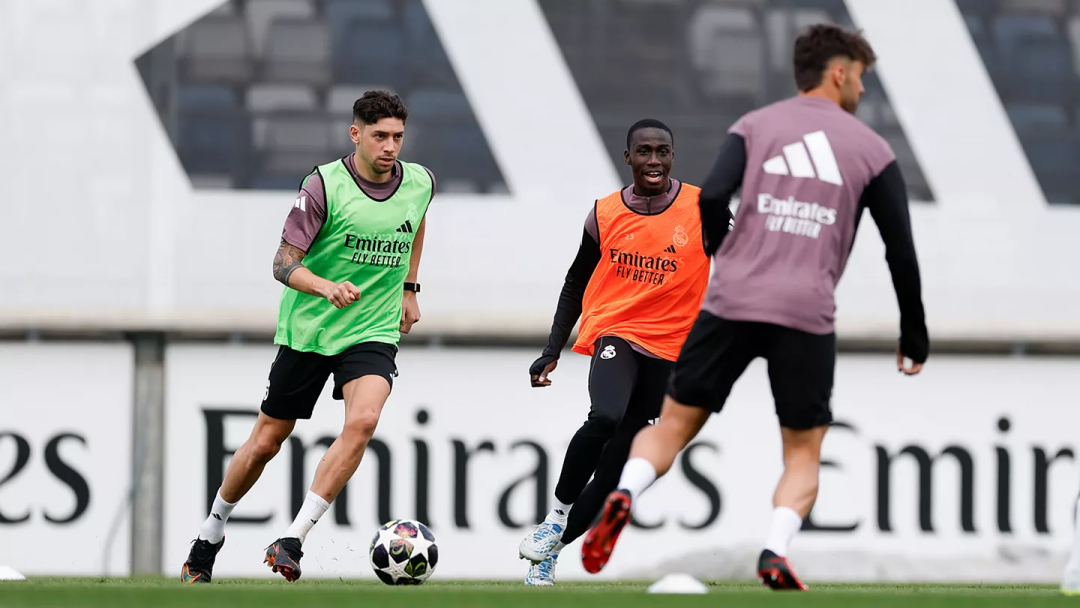 皇马开启客战拜仁备战训练，姆巴佩因身体不适缺席