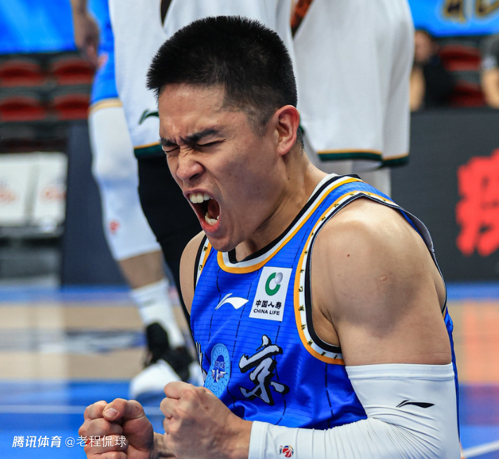 媒体人：陈盈骏确实多罚一球裁判出错了 但翟晓川的三分被算作两分