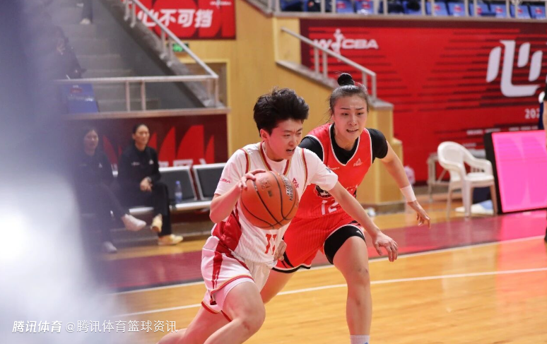 武汉女篮官方：个别裁判将判罚艺术玩到极致 集团为队员颁发10万罚不还口奖