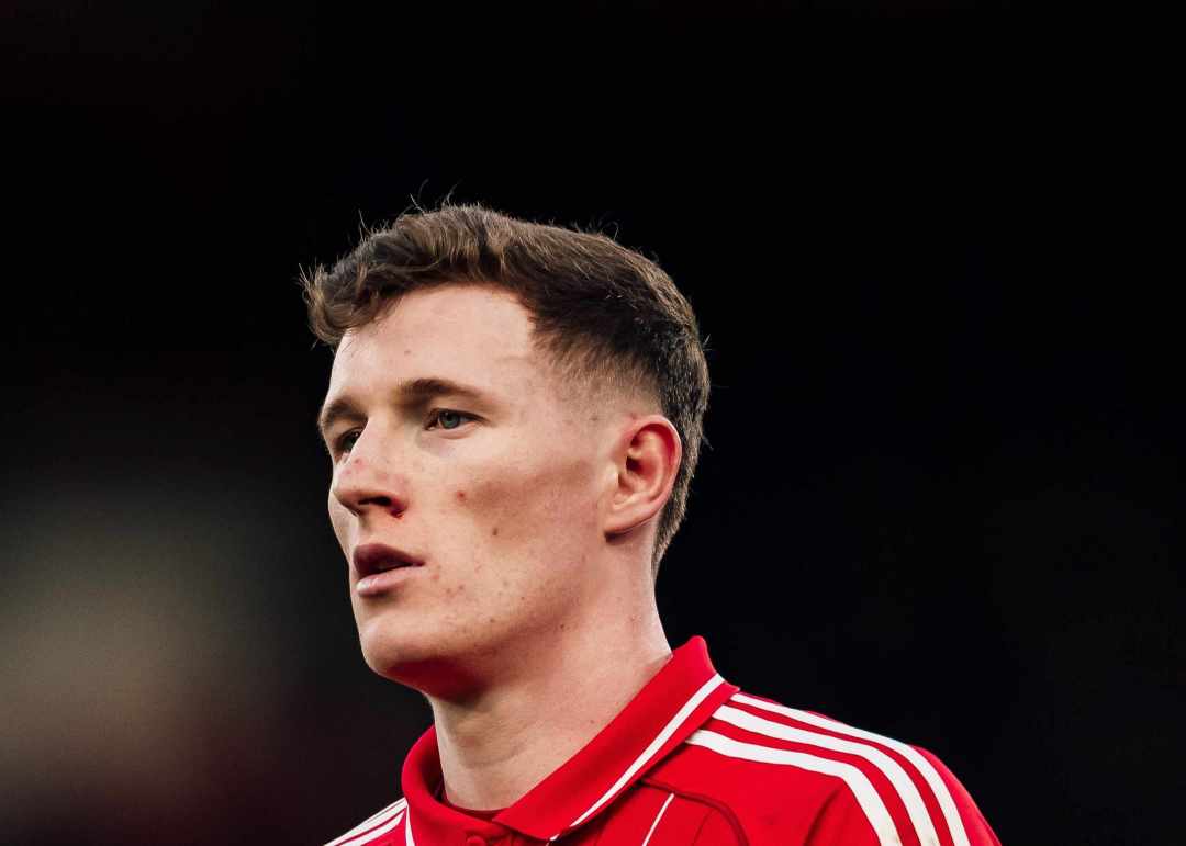 诺丁汉森林官方：安德森因母亲去世，将缺席今晚比赛