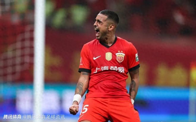 东体：上海海港备战超级杯 莱昂纳多参与合练&蒋光太缺席