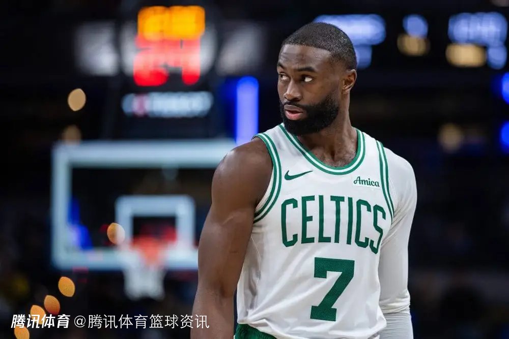 布朗质疑NBA裁判：部分球员享受特殊待遇 篮球不该有额外因素