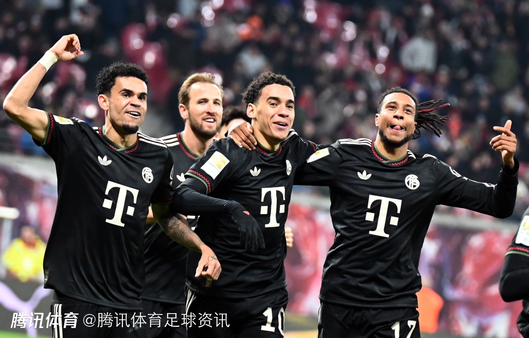 穆西亚拉谈进球：进球很开心 比赛很享受 妈妈已经给我发了几千条消息了