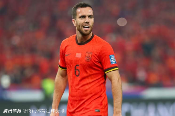 国内媒体：国足将于12日出发前往迪拜 未报到的塞尔吉尼奥不存在无故迟到