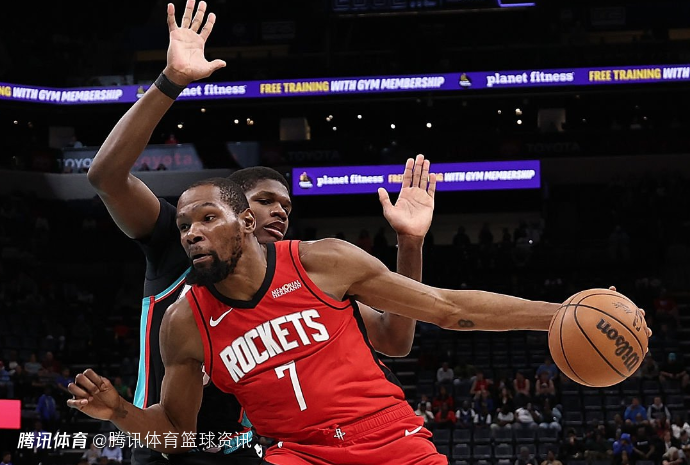 GG-杰克逊：裁判对杜兰特的偏袒太离谱 没人碰他也能获得罚球