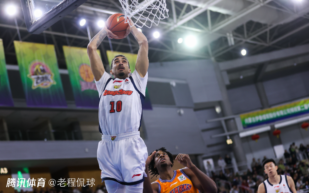 CBA本赛季已有16名外援被裁 为何这9支球队没换人？