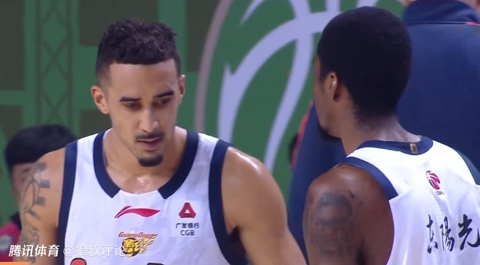 CBA排名：上海爆冷丢榜首 广东双杀南京 辽宁完败青岛引关注