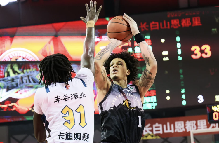 威尔逊32+14+5吉林送四川34连败 贾昊25分曾繁日16+12维纳莱斯29+10