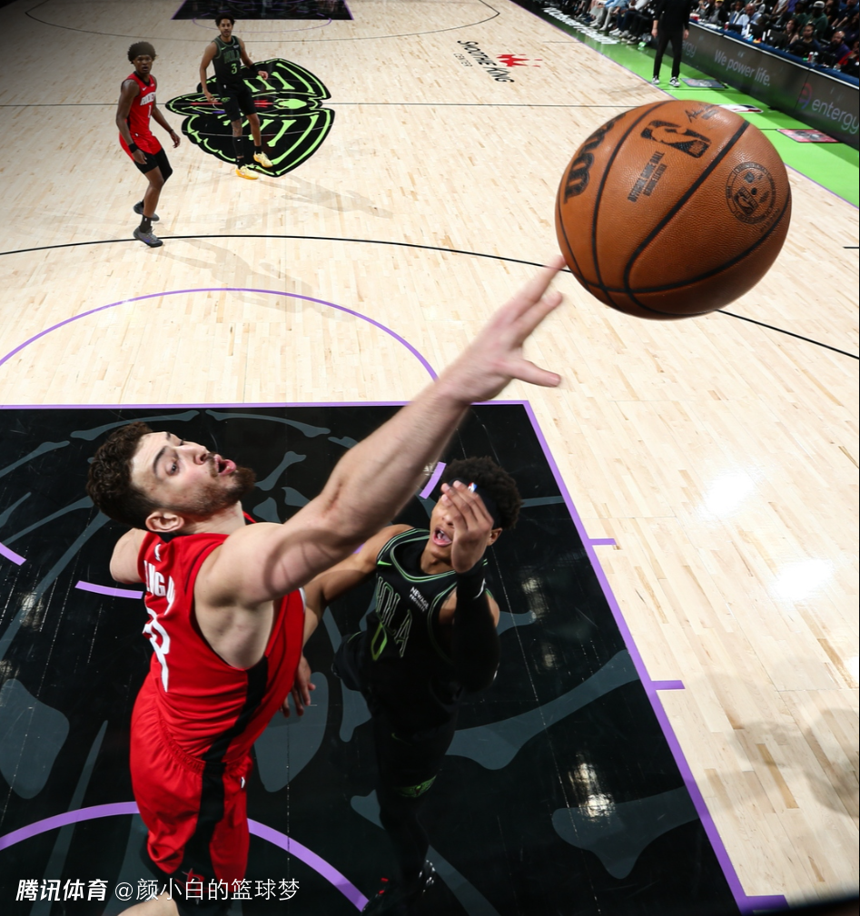 轰36+14+7+3+3！申京迎历史首人之夜 休媒：他是火箭非卖品