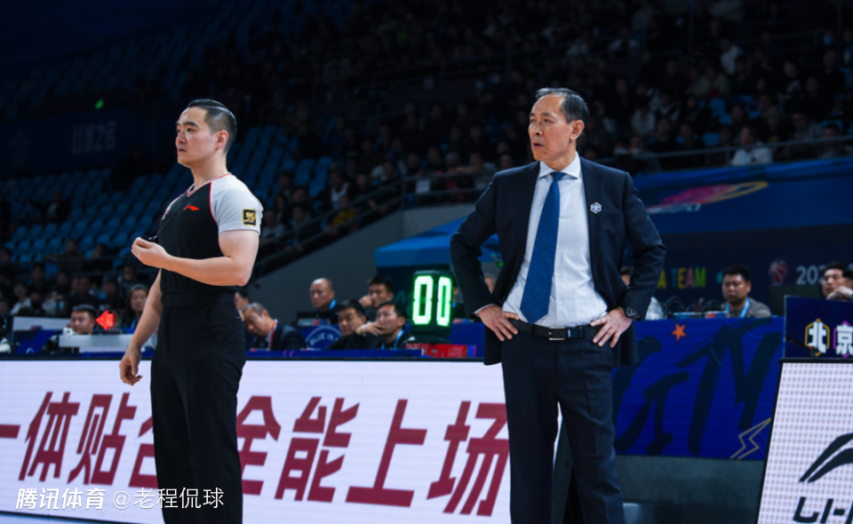 许利民：球员粉丝多了酒店里到处都是 但球技没涨都是虚的