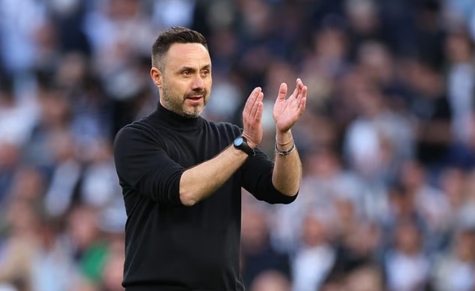 视频疗法？德泽尔比给穆阿尼播放其进球视频，盼他找回状态