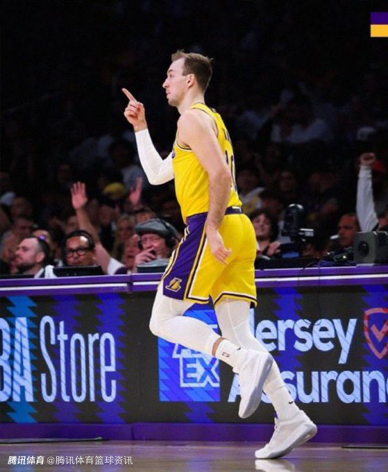 肯纳德：今晚重点就是打得更有侵略性 能和詹姆斯并肩作战是人生圆满时刻