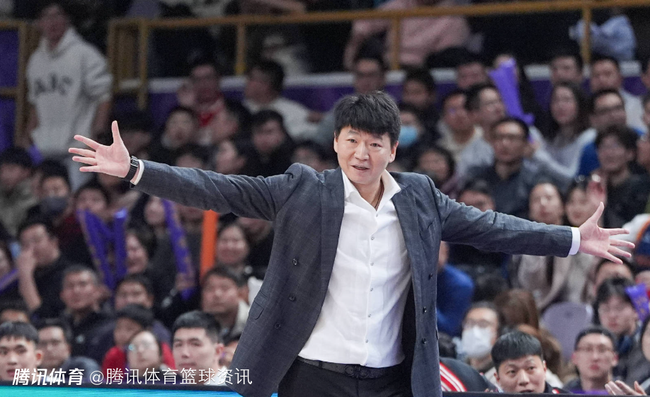 CBA官方：山东高速外援珀塞尔和克里斯侮辱裁判各罚3万 主帅邱彪连带被罚2万