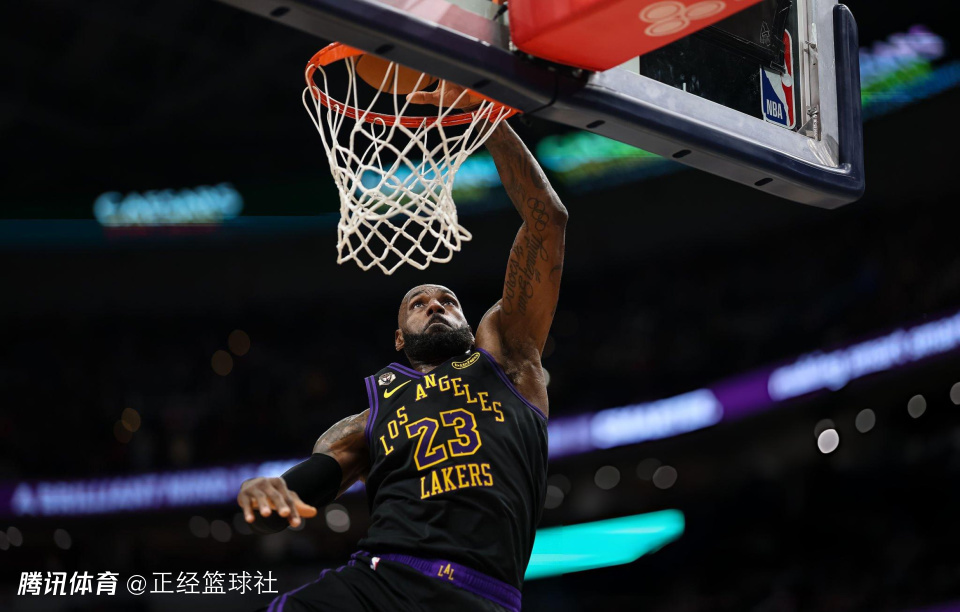 詹姆斯重申不参加扣篮大赛！41岁仍能连秀多记飞扣 获赞拥有机械战腿