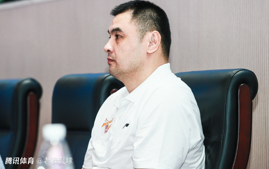 刘玉栋打趣：我们那届球员不会得抑郁症 训练太苦结束后就想睡