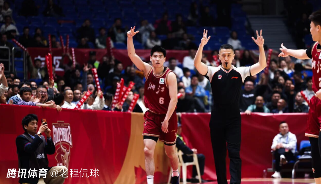 程帅澎中7记三分重回巅峰模式 中国男篮未来仍需要他