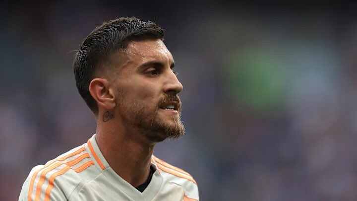 斯基拉：罗马要求佩莱格里尼大幅减薪续约，球员目标仍是留队