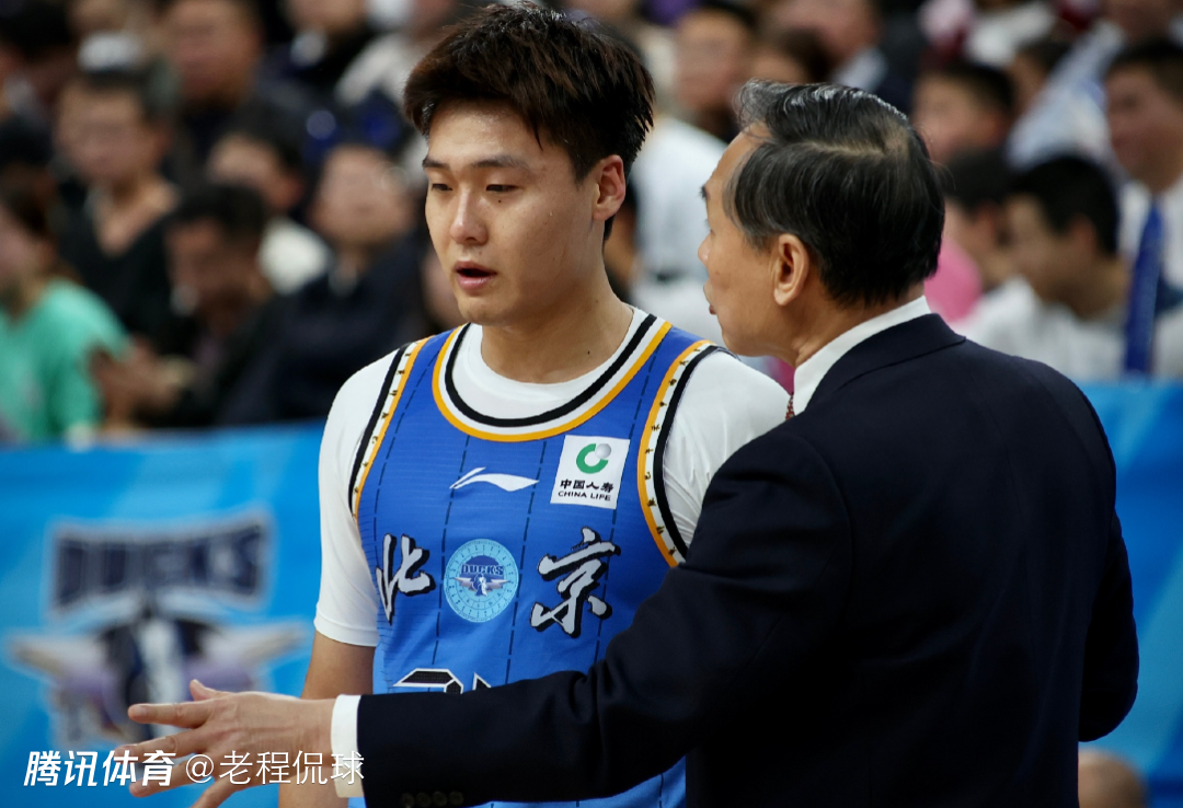 赵睿被处罚登上热搜 为何CBA拖10天才开罚单？