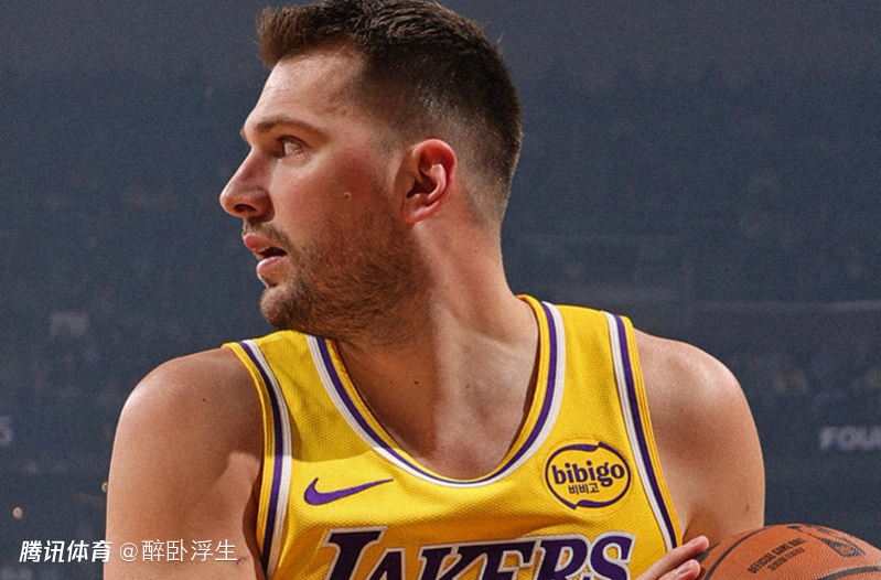 划水双巨全打疯！东契奇首节17+4+4三分 约基奇19+3三分 