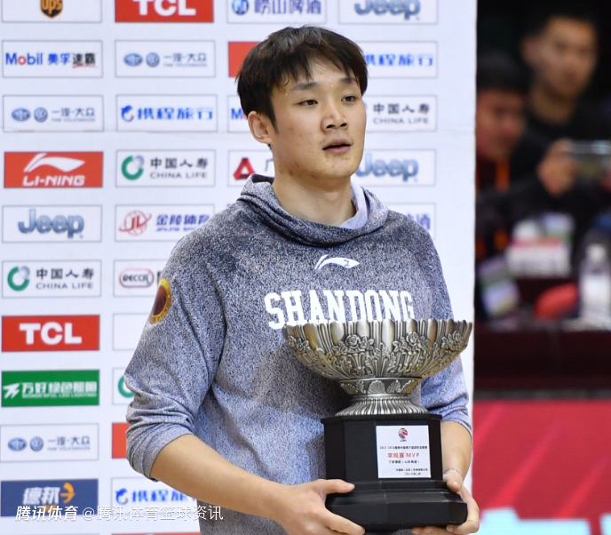 结束球员生涯！丁彦雨航社媒正式宣布退役：再见容易再见难