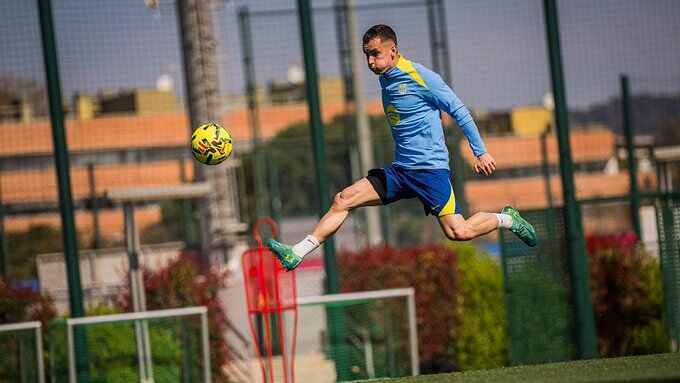 西媒：卡萨多决定未来几个月听取报价， 巴萨也建议他离开