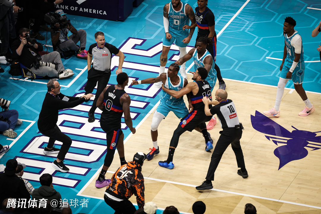 火爆冲突4人驱逐！迪亚暴怒追打杜伦 斯图尔特与小桥互殴均面临禁赛