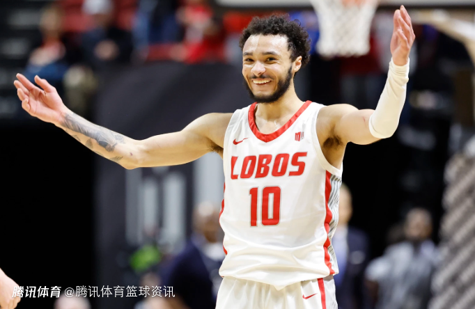 北控新外援小豪斯已经到队 球队正在为其完成最后注册手续