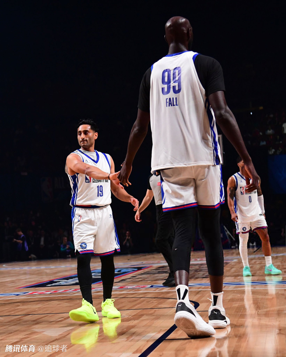 名人赛0分！Shams比赛中刷手机引热议 杜兰特吐槽他不尊重比赛