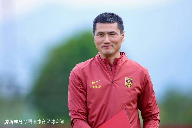 13日开始集训！国内媒体：中国男足昨晚飞抵迪拜 国脚集体住标间