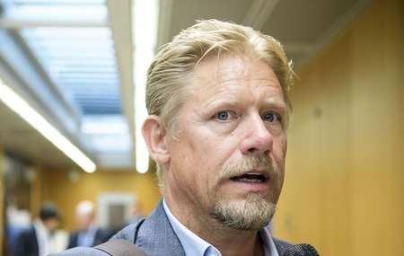 曼联名宿舒梅切尔：预计曼联会排在联赛第五或第六 若第五进欧冠将很满意