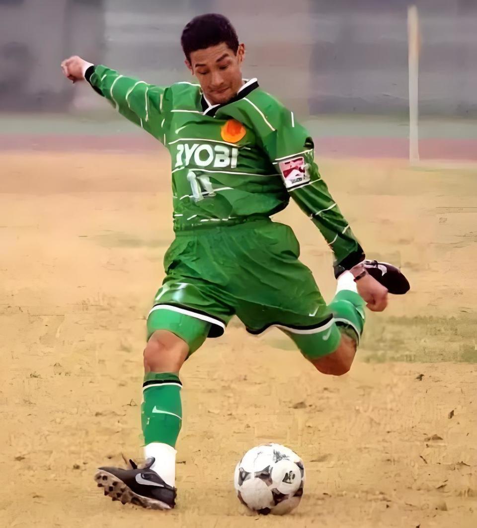 中国足球联赛第一位参加世界杯的外援今何在？原来他已经退役20年