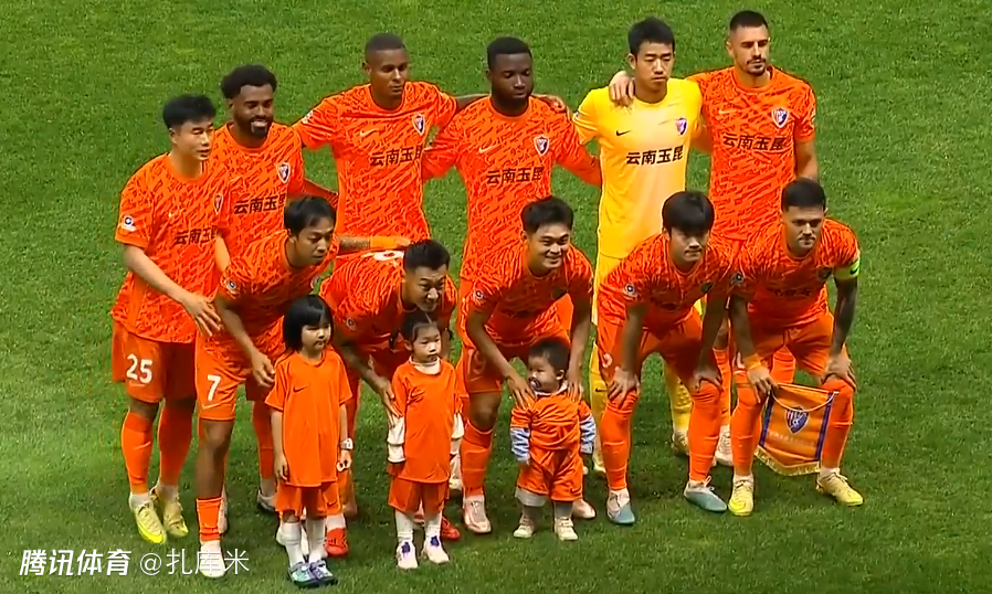 半场战报-卡约带球入场、奥斯卡双响，云南玉昆暂3-0山东泰山