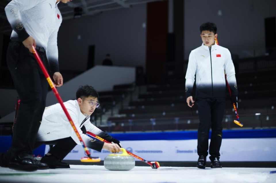 中国冰壶男队小组赛2胜3负，无缘珀斯第二阶段！火速移师瑞典继续征程