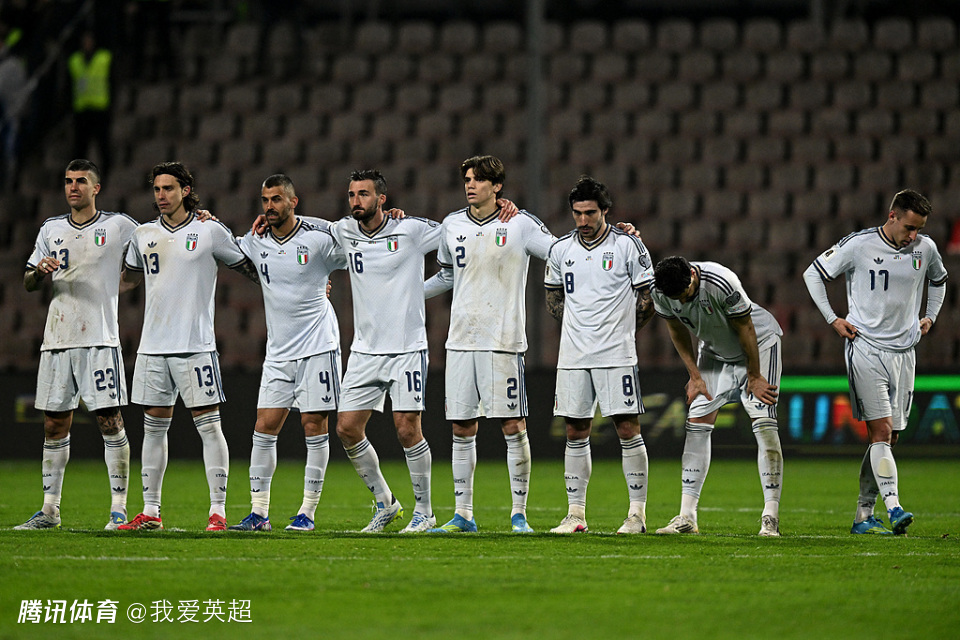 意大利男足深夜回国！全队低头不语，染红罪人走最后+乘私家车逃离
