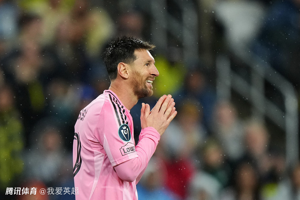 他真的想赢！38岁梅西补时追防到后场铲断，队友浪射不传后愤怒摊手