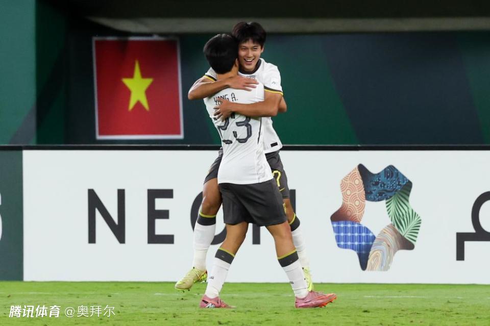 U23国足流畅进攻！2人连续妙传，向余望扫射破门，鲍世蒙助攻