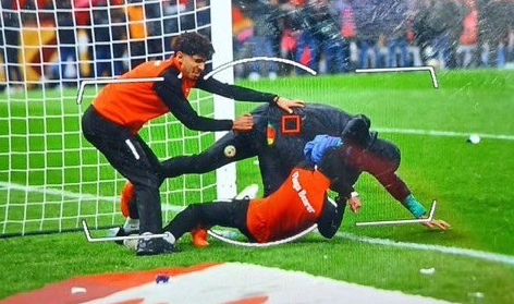 非洲足联官方系列裁定：试图抢门将毛巾的塞巴里处罚减轻 球童罚款削减